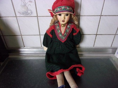 Trachtenpuppe mit